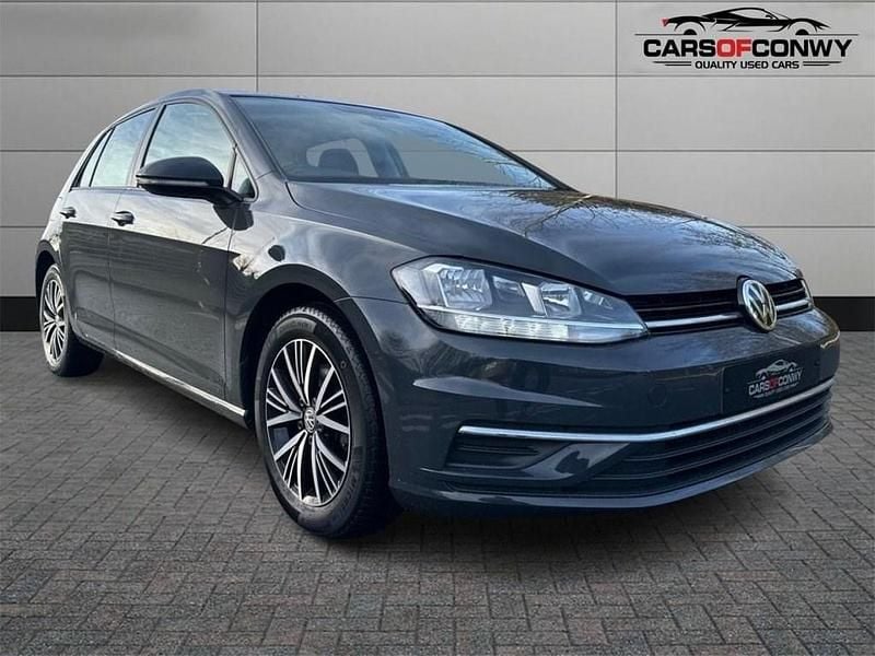 Used VW Golf VII SE 125 HP (91 kW) 2018 Grey Hatchback