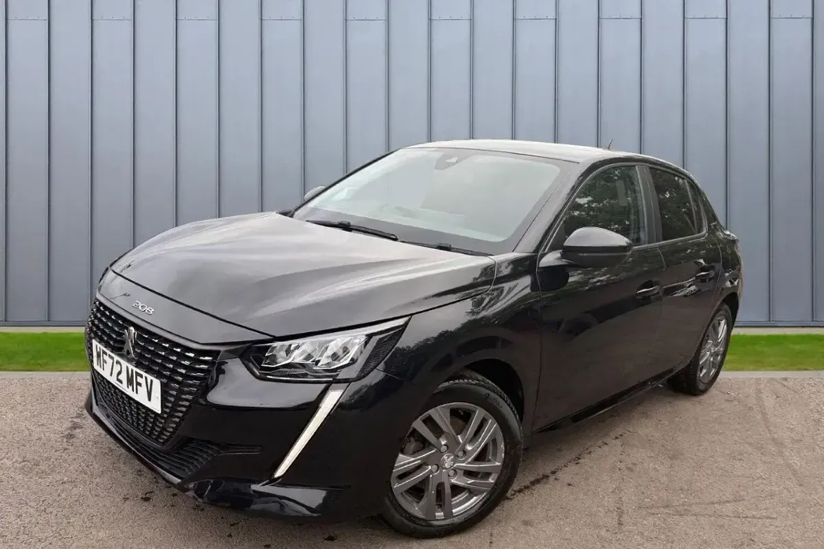 Used Peugeot 208 Active+ 99 HP (72 kW) 2022 Black Hatchback