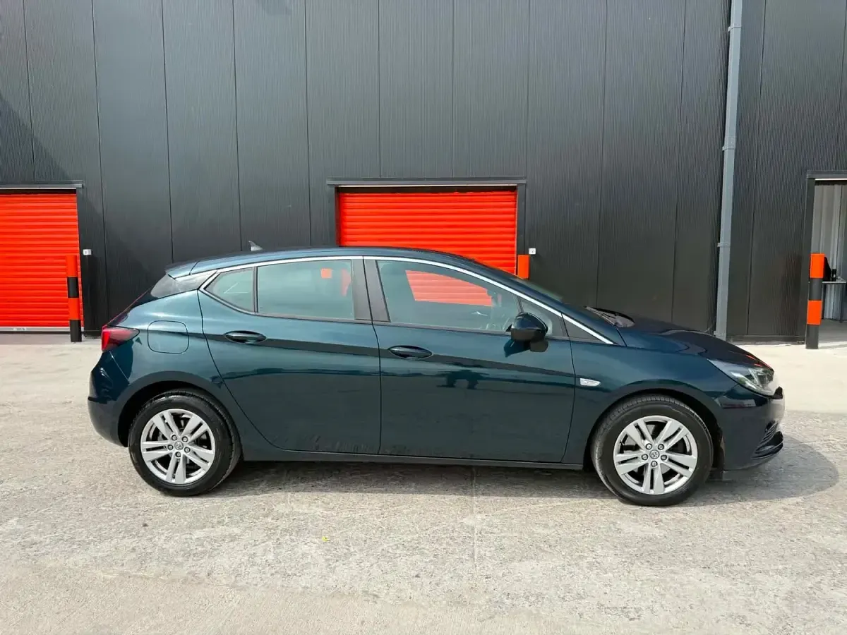 Used Vauxhall Astra S 136 HP (100 kW) 2017 Green Hatchback