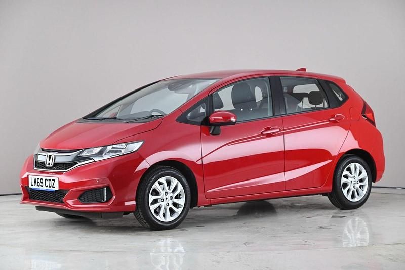 Used Honda Jazz SE 102 HP (75 kW) 2019 Red Hatchback