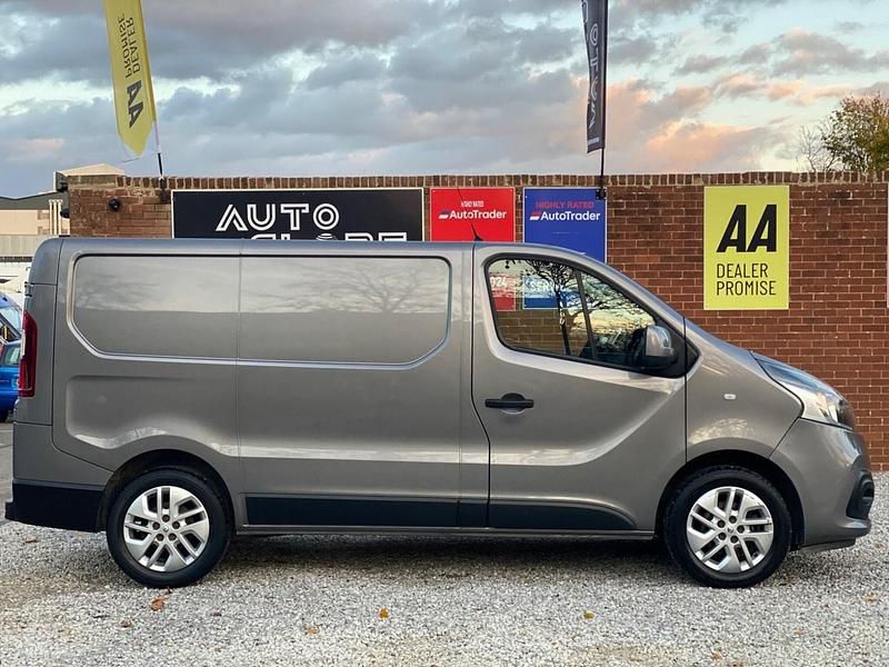Used Renault Trafic 2018 Grey MPV