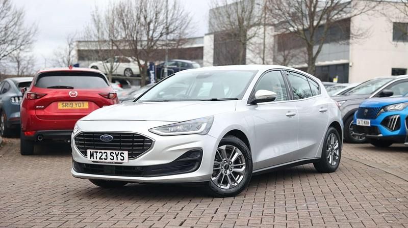 Used Ford Focus Titanium 155 HP (114 kW) 2023 Silver Hatchback