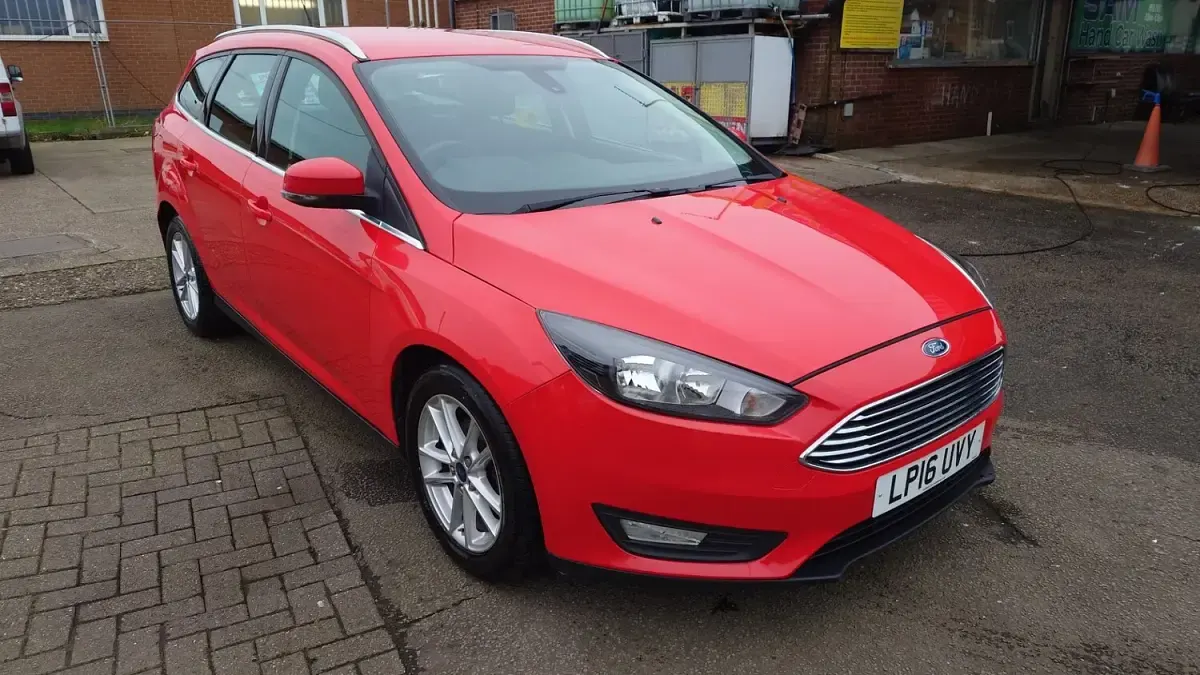 Used Ford Focus Zetec 2016 Red Estate