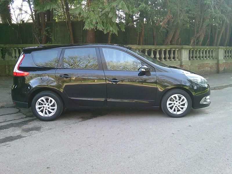 Used Renault Grand Scénic III Dynamique 110 HP (80 kW) 2014 Blue MPV