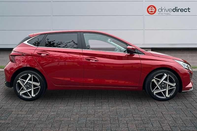 Used Hyundai i20 Ultimate 100 HP (73 kW) 2025 Red Hatchback
