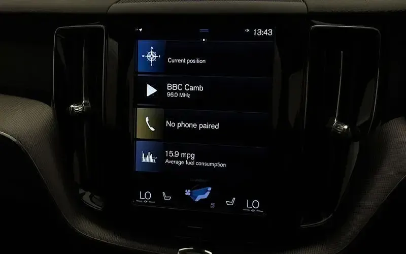 Used Volvo XC60 R-Design 250 HP (183 kW) 2021 Blue SUV