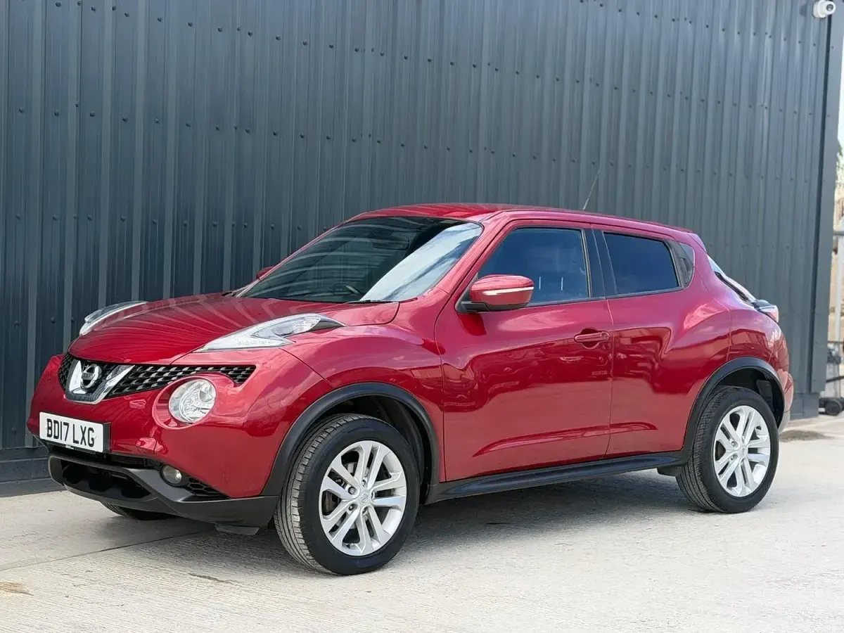 Used Nissan Juke N-Connecta 110 HP (80 kW) 2017 Red SUV