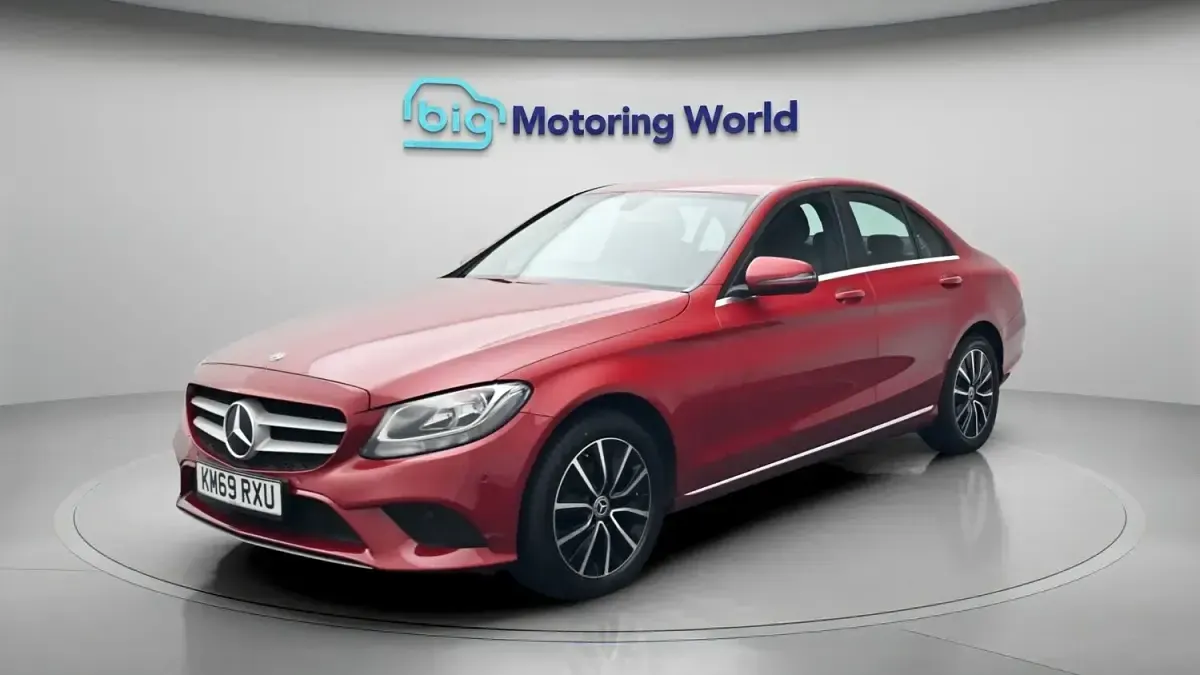 Used Mercedes C180 SE 156 HP (114 kW) 2019 Red Sedan