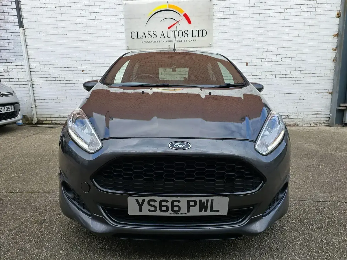 Used Ford Fiesta ST-Line 140 HP (102 kW) 2016 Grey Hatchback
