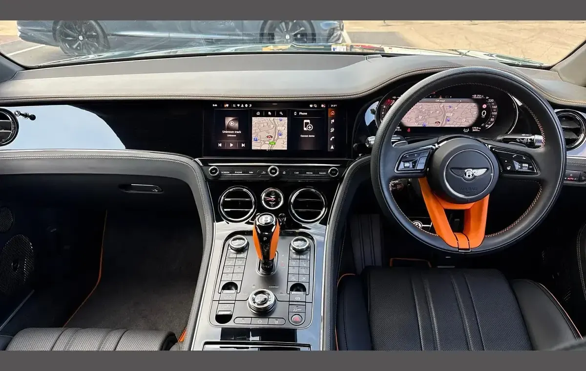 Used Bentley Continental 680 HP (500 kW) 2025 Green Cabriolet