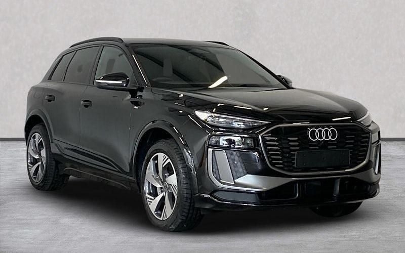 New 2025 Audi Q6 e-tron S-Line SUV | £64,699 (Super price) - Image 1/4
