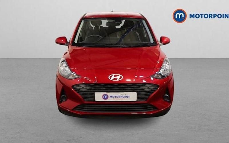 Used Hyundai i10 Advanced 79 HP (58 kW) 2025 Red Hatchback