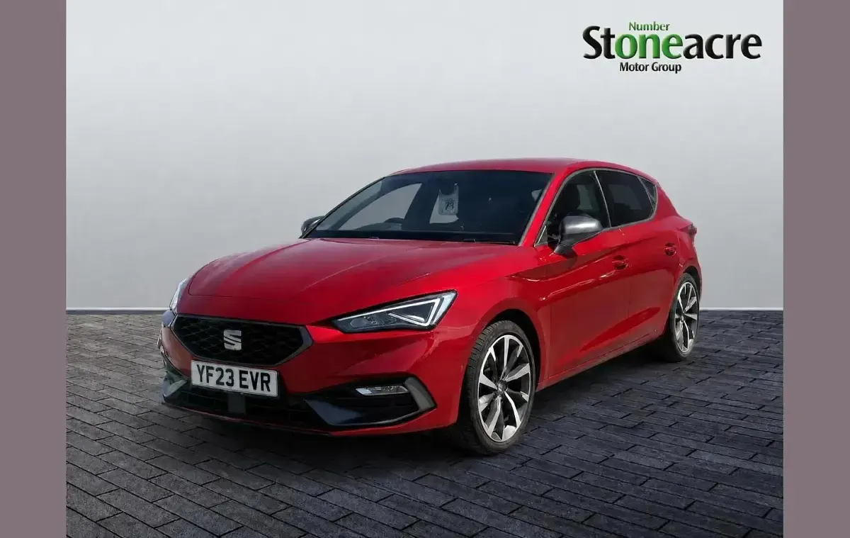 Used Seat Leon FR Sport 272 HP (200 kW) 2023 Red Hatchback