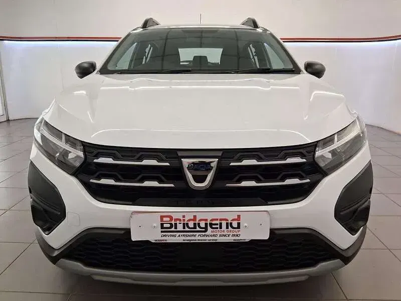 Used Dacia Sandero Essentiel 2022 White Hatchback