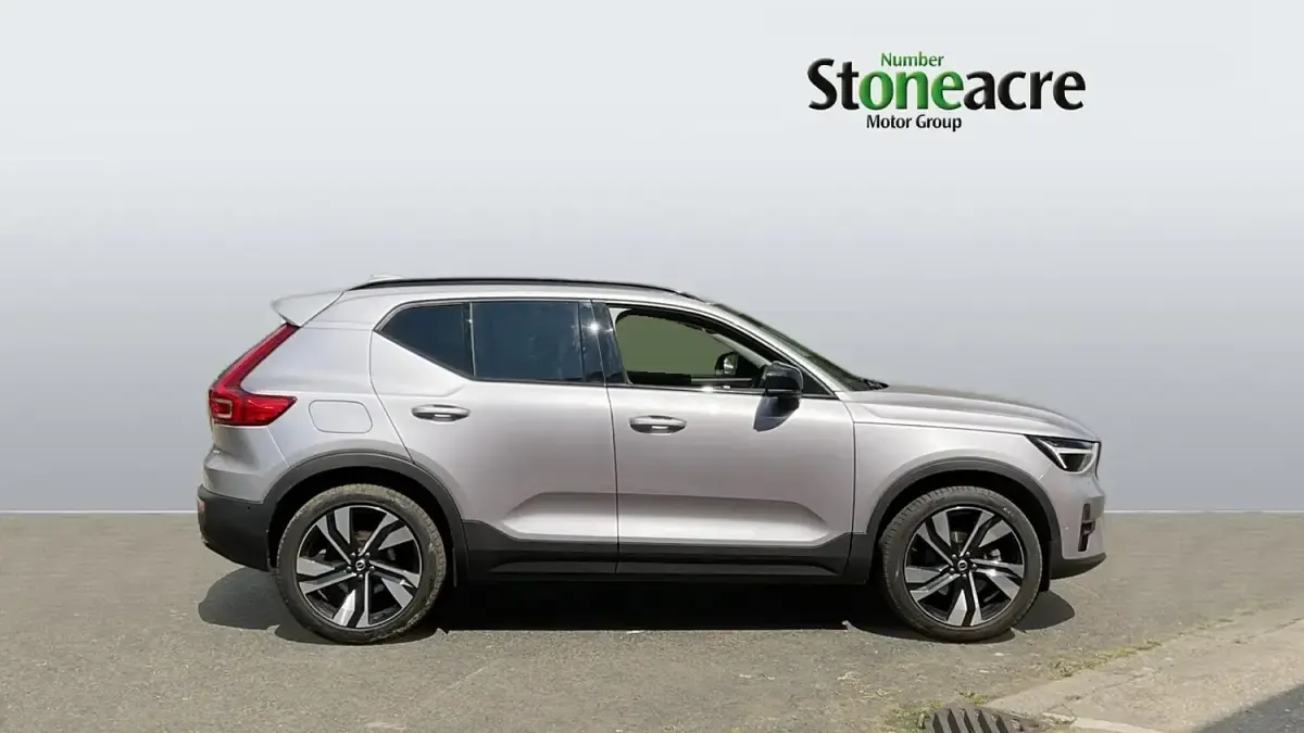 Used Volvo XC40 Ultra 197 HP (144 kW) 2025 Silver SUV