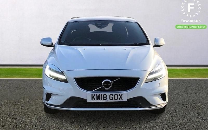 White Used 2018 Volvo V40 R-Design Pro Hatchback | £12,099 (Fair price) - Image 1/3
