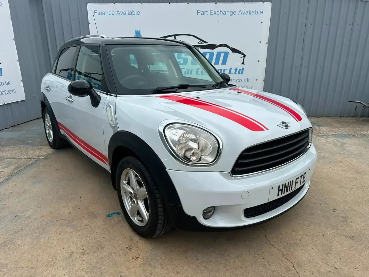 Used Mini Cooper D 2011 White Hatchback