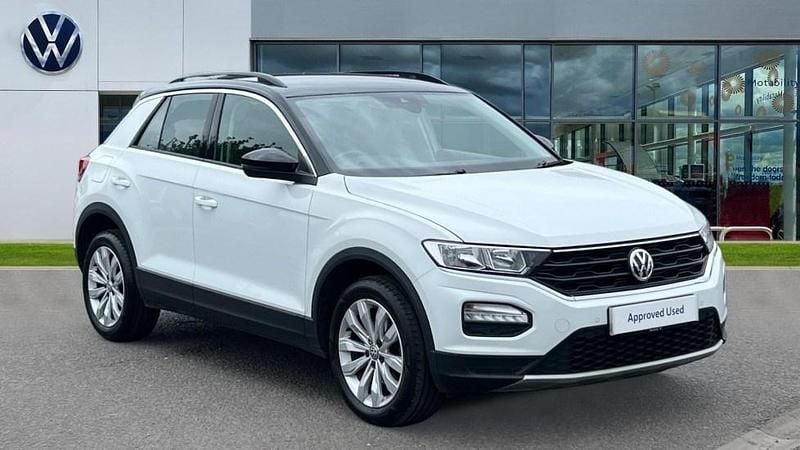 Pure white black Used 2019 VW T-Roc SE SUV | £15,319 (Fair price) - Image 1/4