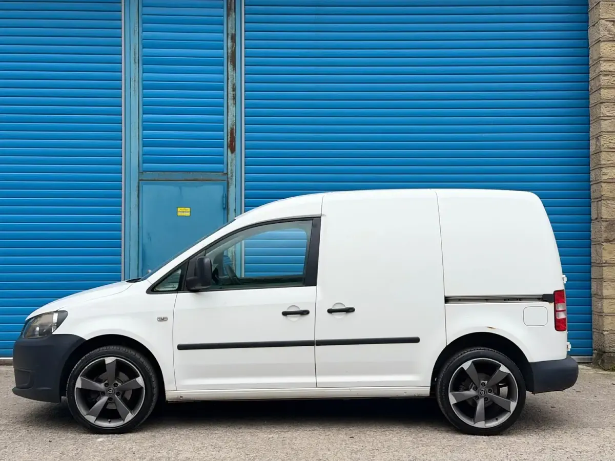 Used VW Caddy 75 HP (55 kW) 2012 White MPV