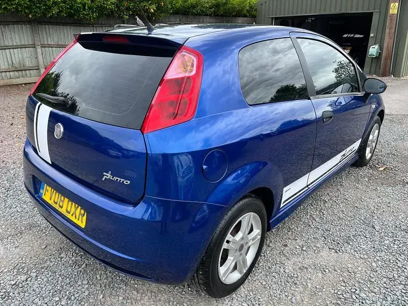Used Fiat Grande Punto Active 65 HP (47 kW) 2008 Blue Hatchback