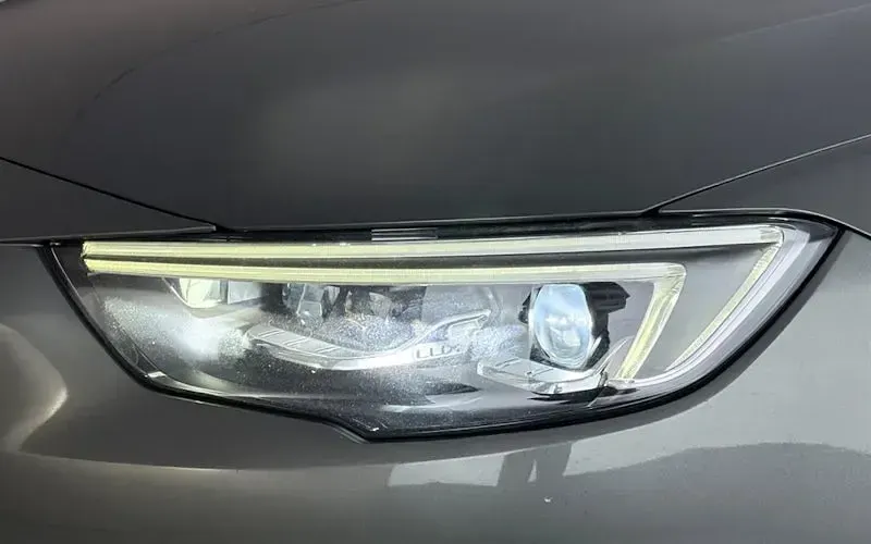 Used Vauxhall Insignia Elite 170 HP (125 kW) 2017 Grey Estate