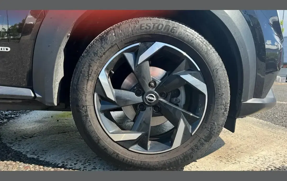 Second-hand Nissan Juke N-Connecta 143 CP (105 kW) 2024 Negru SUV