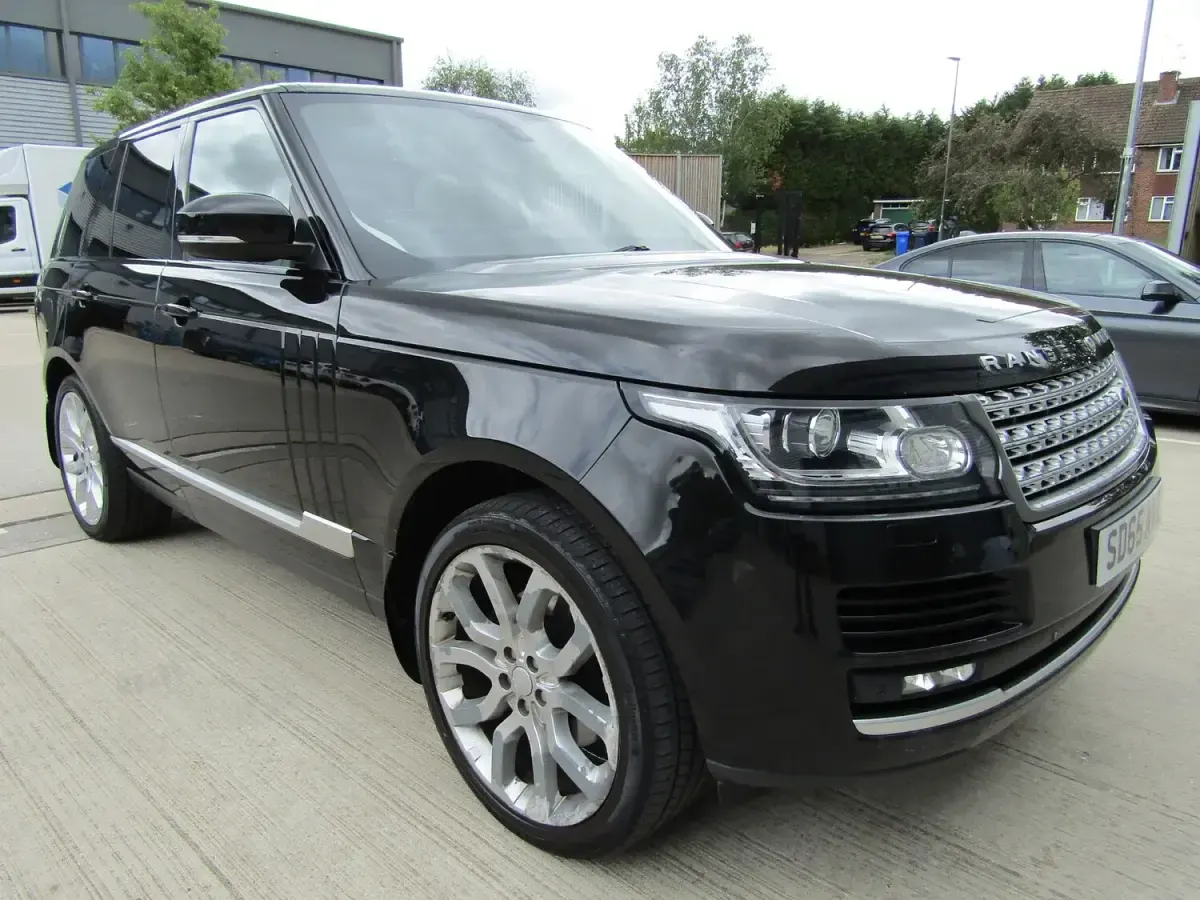 Used Land Rover Range Rover Vogue 306 HP (225 kW) 2015 Black SUV