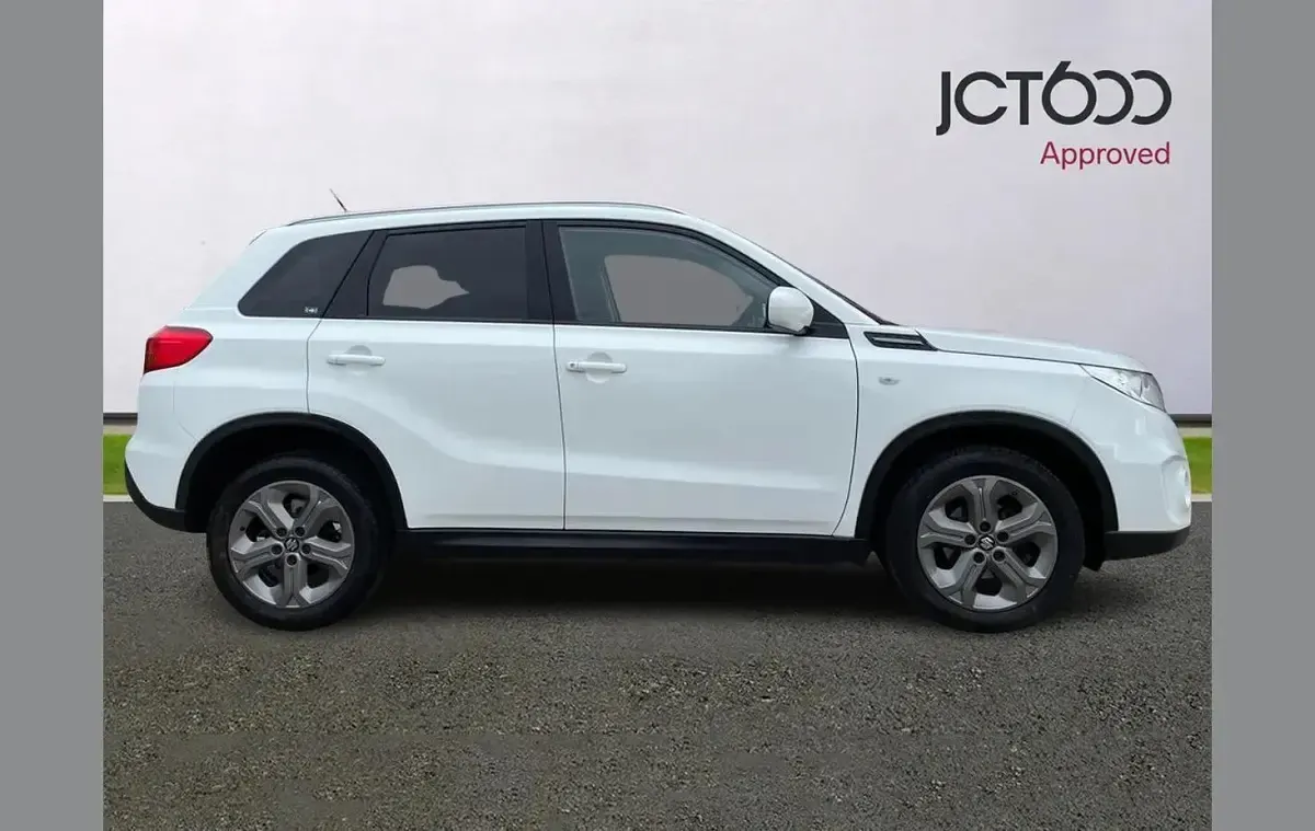 Used Suzuki Vitara SZ-T 120 HP (88 kW) 2018 White SUV