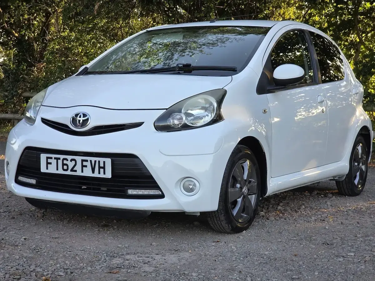 Used Toyota Aygo 2012 White Hatchback