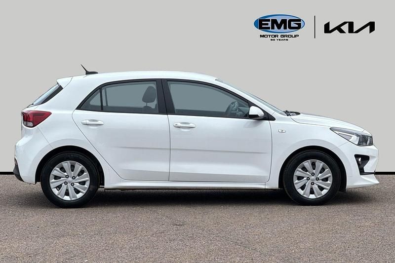 Used Kia Rio 83 HP (61 kW) 2022 White Hatchback