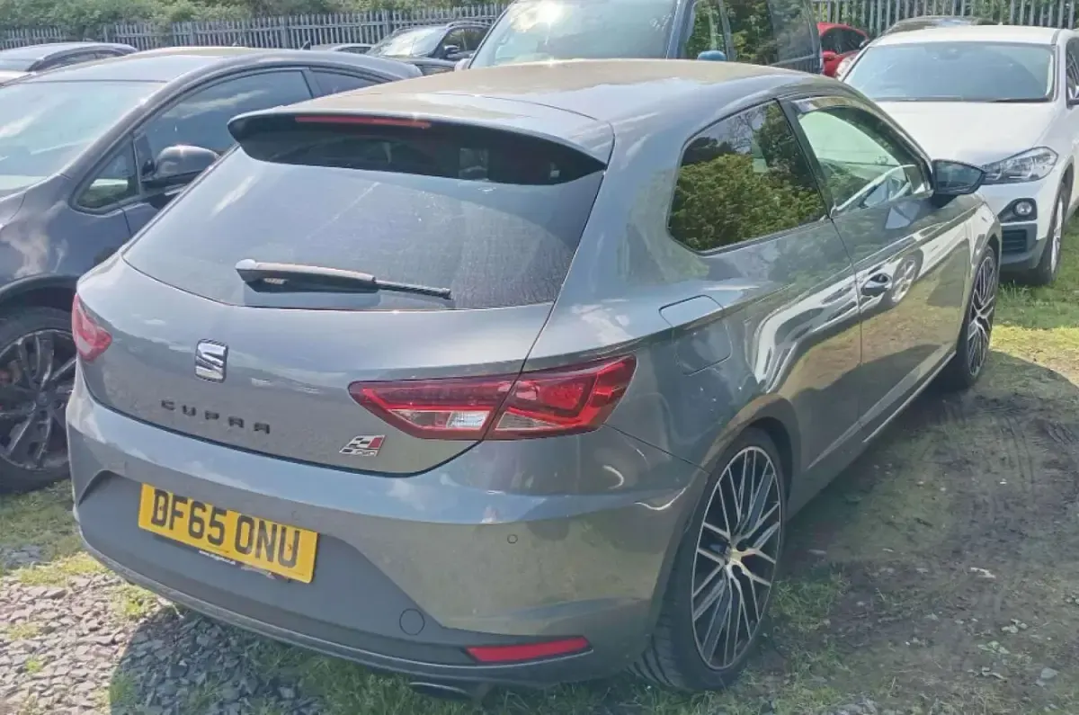 Usado Seat Leon CUPRA 280 HP (205 kW) 2015 Cinzento Citadino
