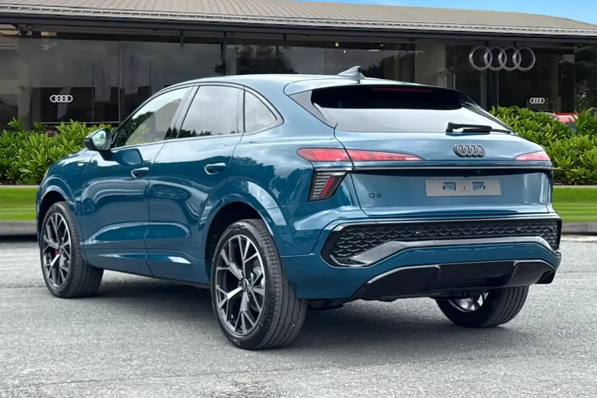 New Audi Q3 Sportback 150 HP (110 kW) 2026 Blue SUV