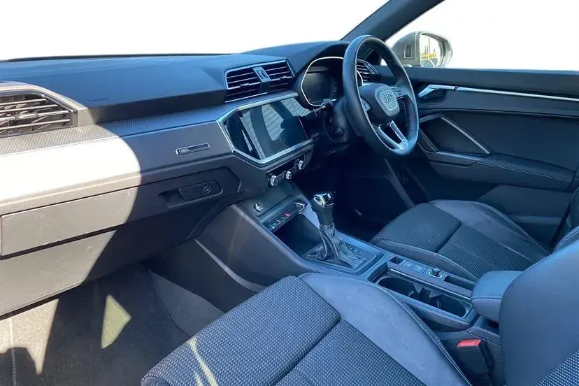 Usado Audi Q3 S-Line 150 HP (110 kW) 2019 Cinzento SUV