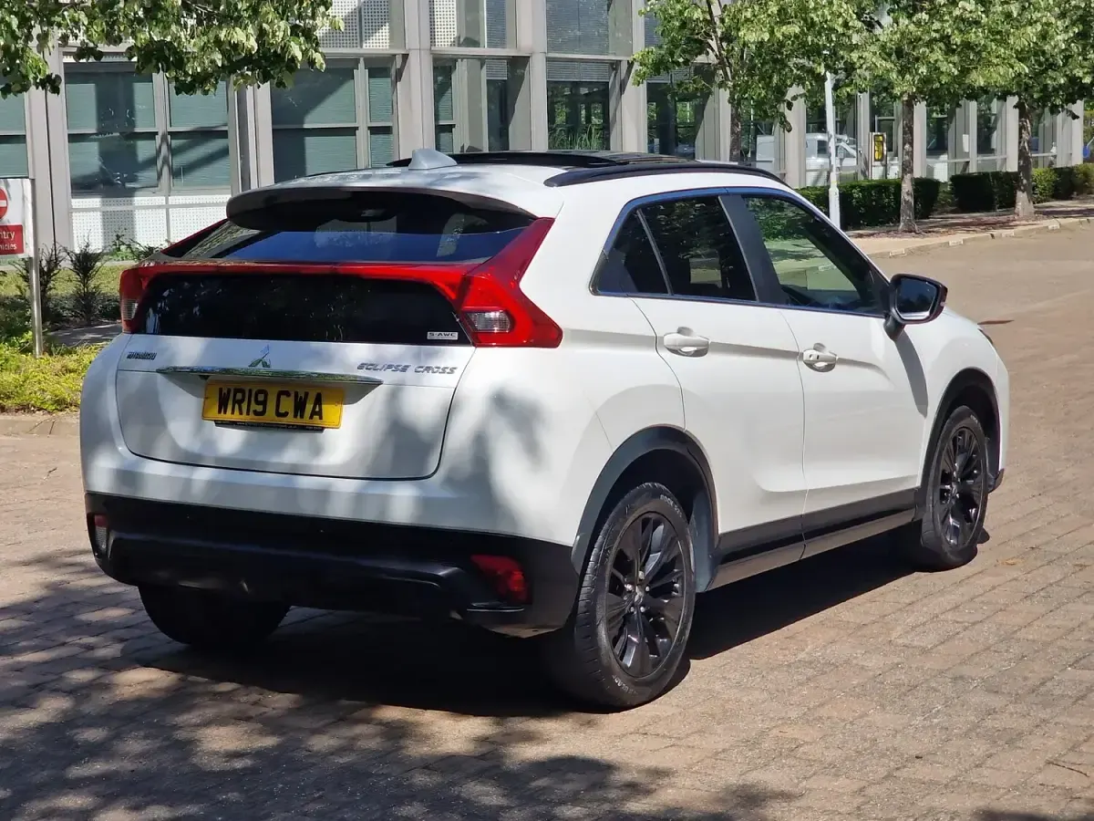 Used Mitsubishi Eclipse 2019 White Hatchback