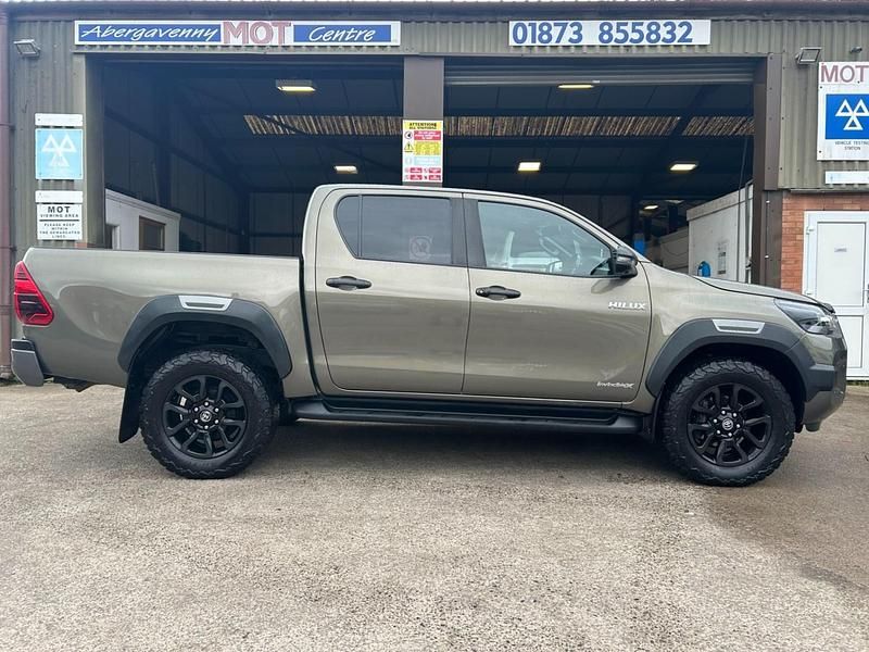 Used Toyota HiLux 2022 Bronze Pickup