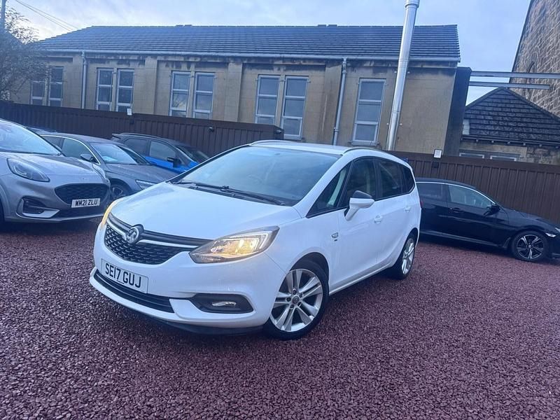 White Used 2017 Vauxhall Zafira SRi MPV | £8,850 (Expensive) - Image 1/4