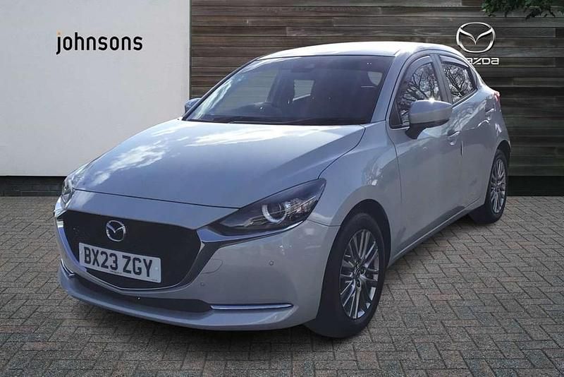 Usado Mazda 2 Inclusive 116 HP (85 kW) 2023 Prateado Citadino