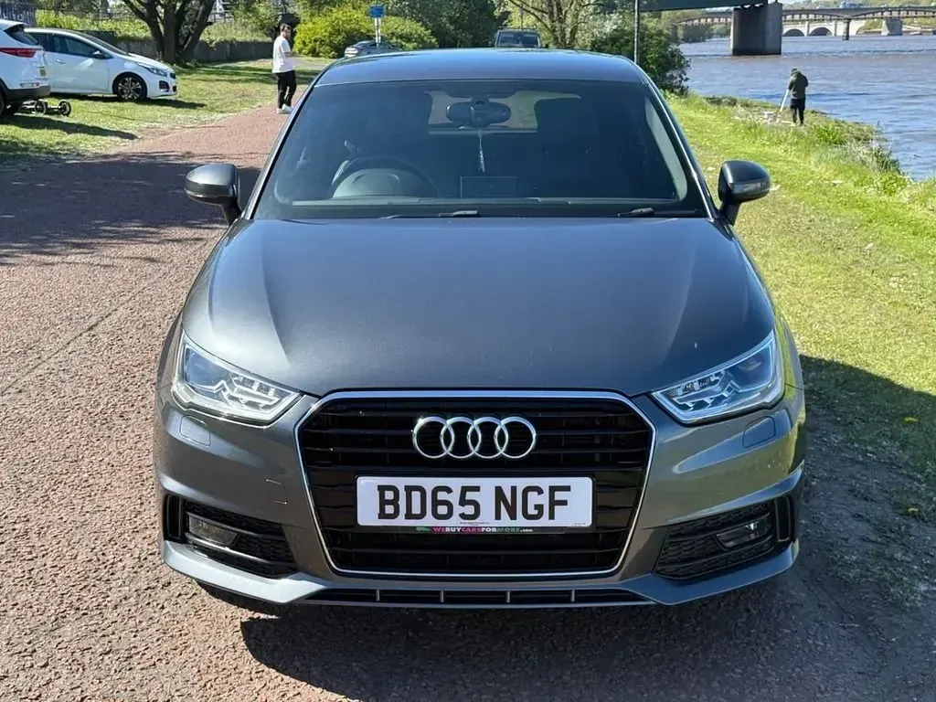 Usado Audi A1 S-Line 150 CV (110 kW) 2015 Gris Utilitario