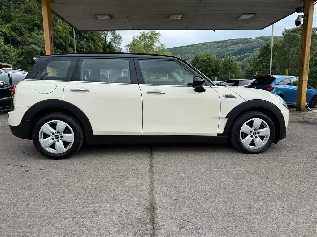 Used Mini Cooper Clubman 136 HP (100 kW) 2018 White Estate