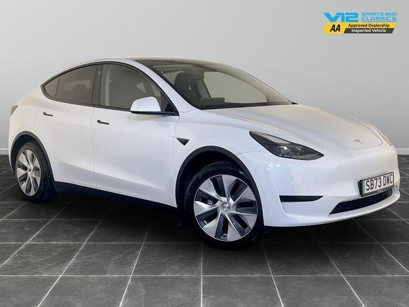 White Used 2024 Tesla Model Y RWD SUV | £24,395 (Fair price) - Image 1/3
