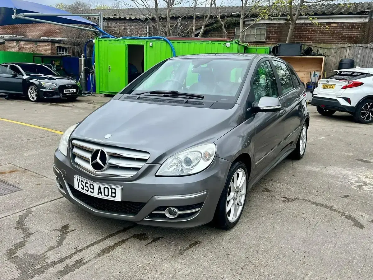 Used Mercedes B160 2009 Grey MPV
