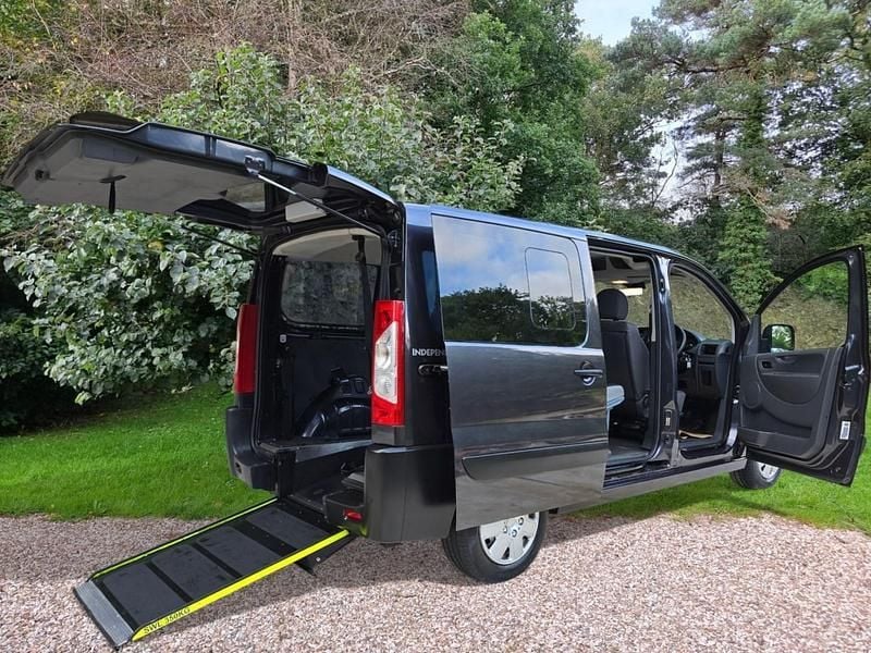 Grey Used 2016 Peugeot Expert Comfort Van | £9,995 (Good price) - Image 1/4