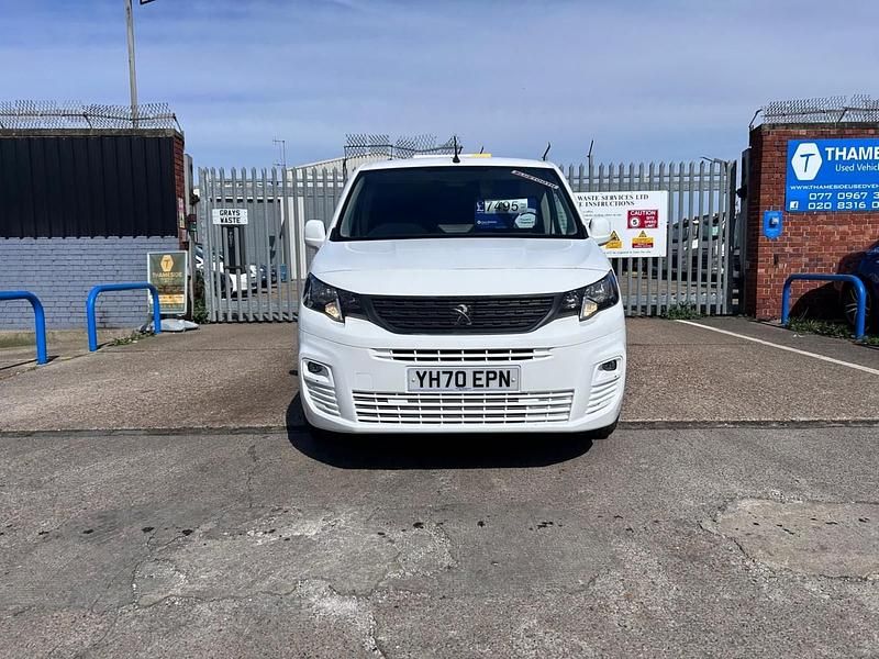 Used Peugeot Partner 100 HP (73 kW) 2020 White MPV