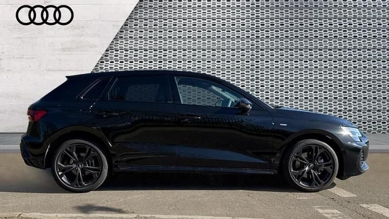 New Audi A3 e-tron Comfort 204 HP (150 kW) 2025 Black Hatchback
