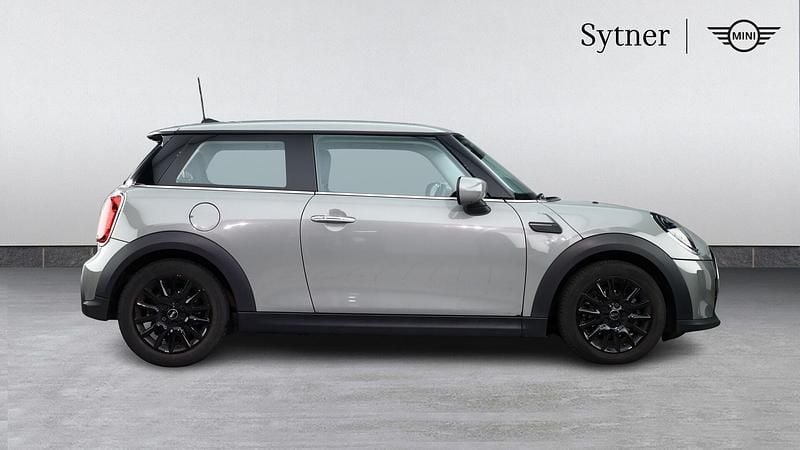 Begagnad Mini Cooper Classic 134 HK (98 kW) 2022 Grå Halvkombi