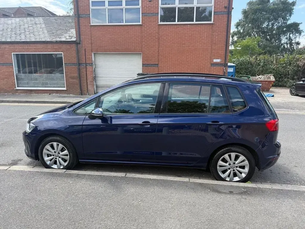 Used VW Golf Sportsvan SE 2017 Blue MPV