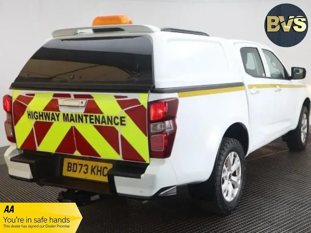 Used Isuzu D-Max 163 HP (119 kW) 2023 White Pickup
