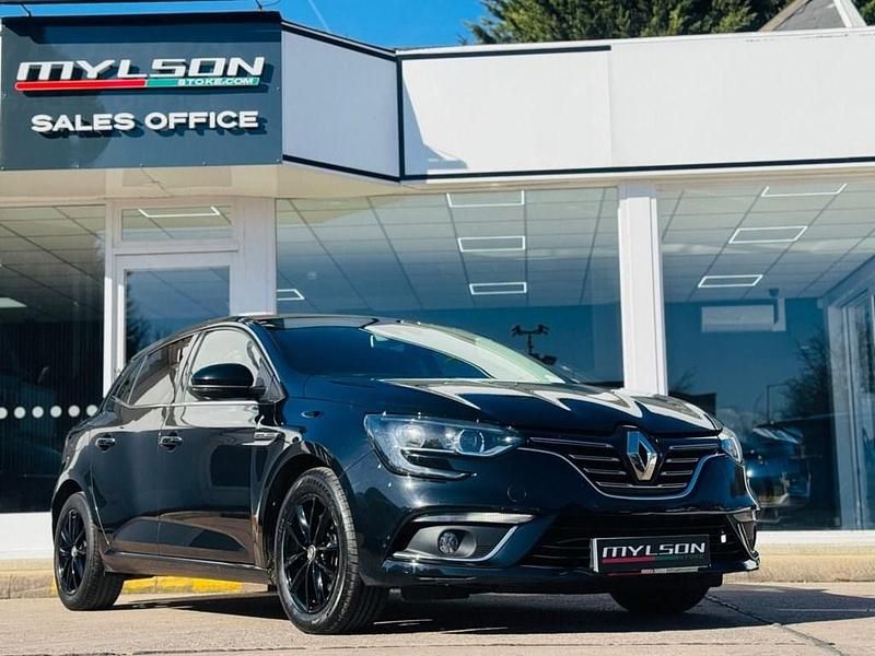 Used Renault Mégane IV Dynamique 130 HP (95 kW) 2017 Black Hatchback