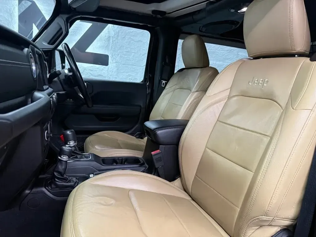 Used Jeep Wrangler Sahara 200 HP (147 kW) 2019 Black SUV