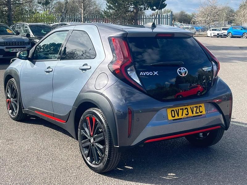 Usado Toyota Aygo 71 CV (52 kW) 2023 Gris